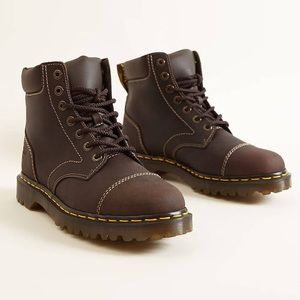 Dr. Martens Ranch brown boots mens 8 womens 9 NWT